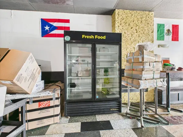 6047 W Addison Street, Chicago, IL 60634