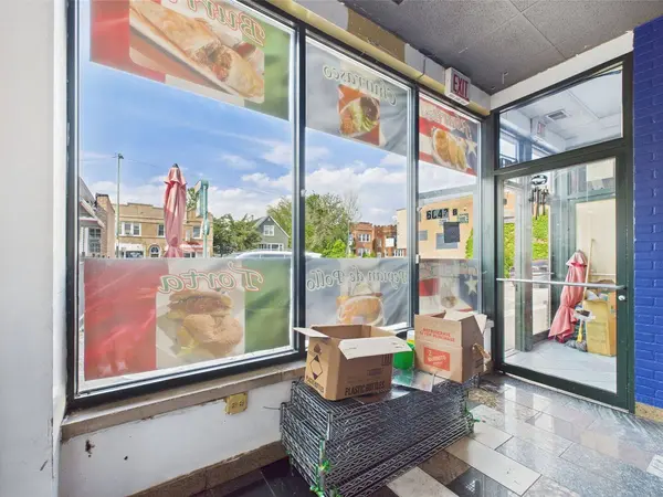 6047 W Addison Street, Chicago, IL 60634