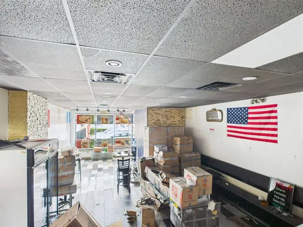 6047 W Addison Street, Chicago, IL 60634