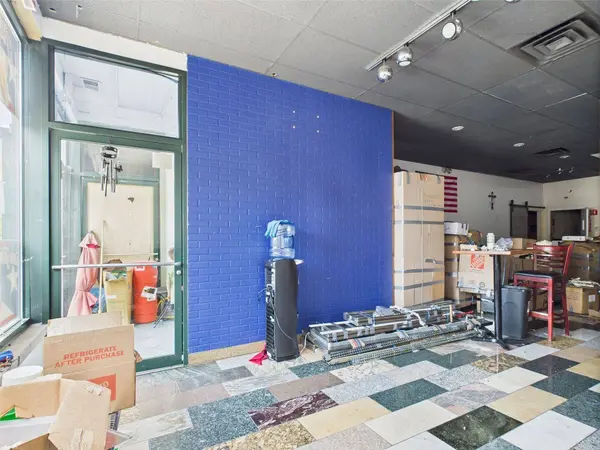 6047 W Addison Street, Chicago, IL 60634