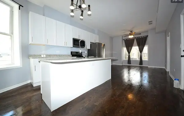 3745 S Wallace St #1f, Chicago, IL 60609-1746