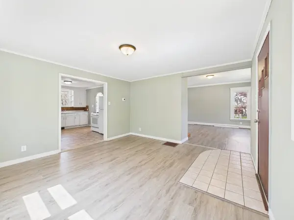 52 N Bailey Avenue, Freeport, IL 61032