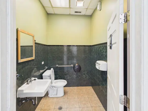 6047 W Addison Street, Chicago, IL 60634