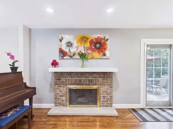 2541 Cobblewood DR, Northbrook, IL 60062