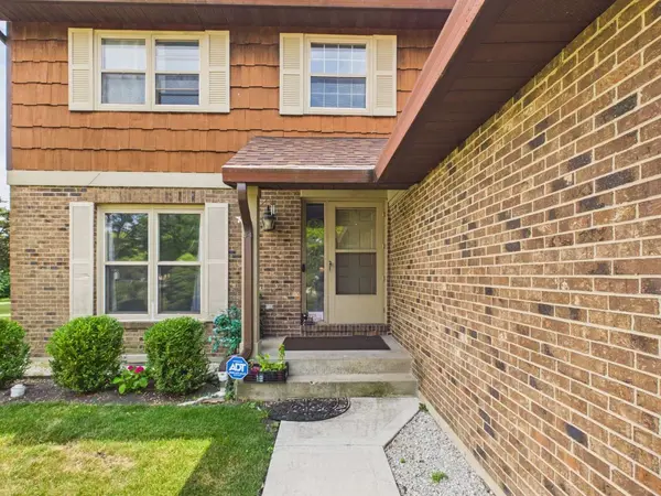 2541 Cobblewood DR, Northbrook, IL 60062
