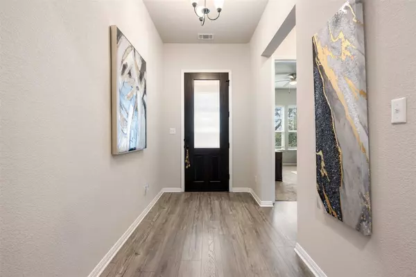 132 Ridgeview CT, Georgetown, TX 78628