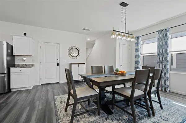 305 Redfish LN, Hutto, TX 78634