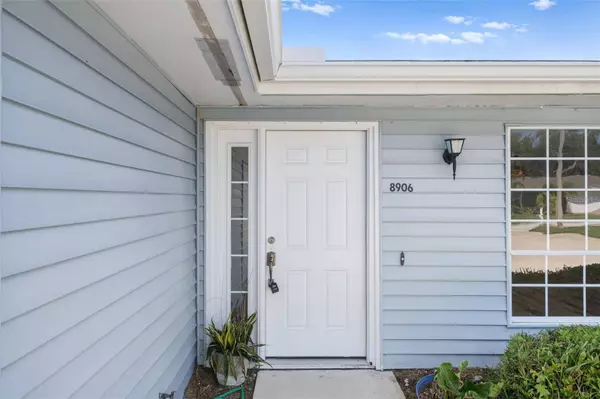 8906 124TH ST N, Seminole, FL 33772