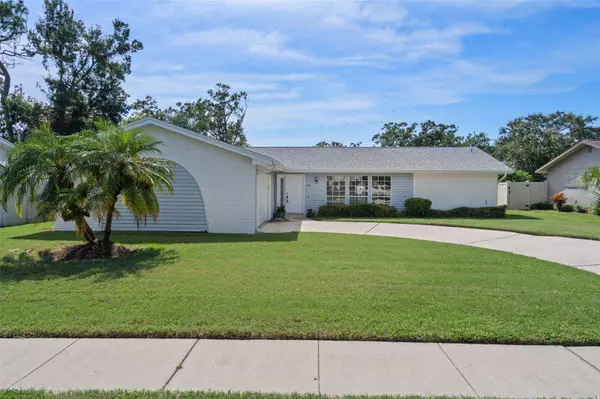 8906 124TH ST N, Seminole, FL 33772