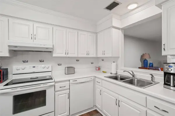 19029 US HIGHWAY 19 N #13A, Clearwater, FL 33764