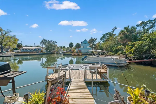 6271 COLONY CIR, Weeki Wachee, FL 34607