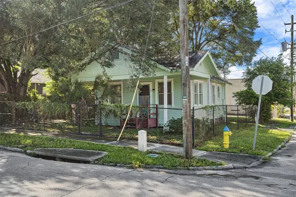 915 E SITKA ST, Tampa, FL 33604