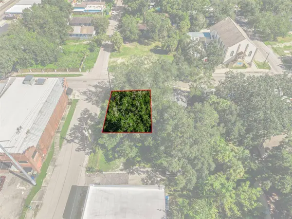 915 E SITKA ST, Tampa, FL 33604