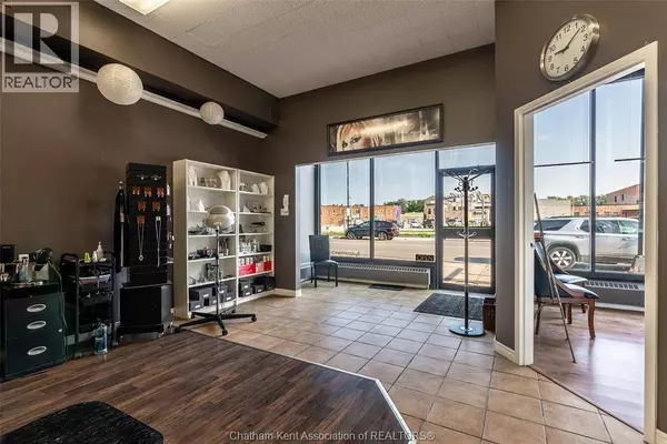 146 Wellington ST West #1, Chatham, ON N7M1J3