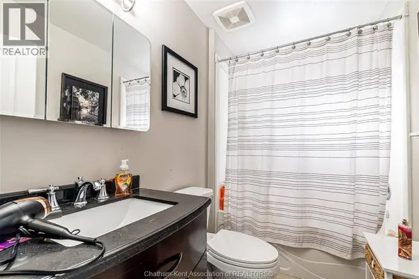 266 Grand AVENUE West, Chatham, ON N7L1C1