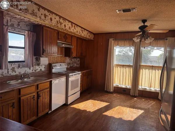405 Illinois ST, Penrose, CO 81240