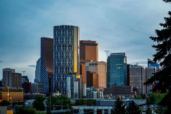 How Technology Is Changing the Way Canadians Buy and Sell Real Estate