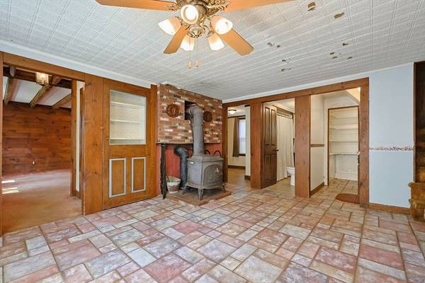525 Clark St, Gardner, MA 01440