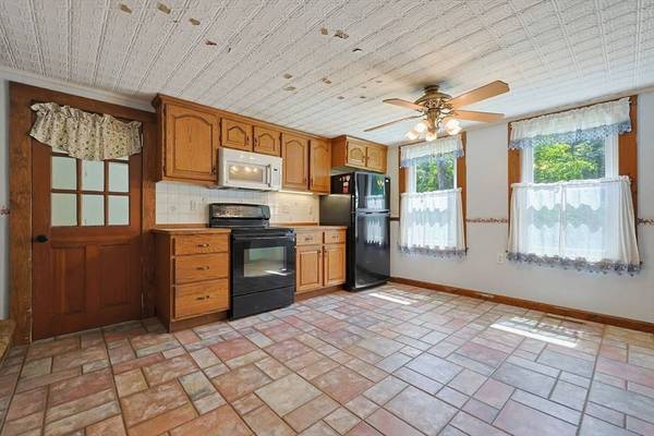 525 Clark St, Gardner, MA 01440