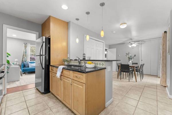 122 Baldwin Ave, Framingham, MA 01701