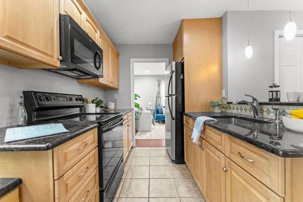 122 Baldwin Ave, Framingham, MA 01701