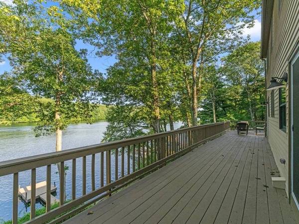 105 Crockett Road, Upton, MA 01568