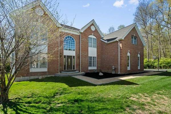 7 Dickinson Circle, Shrewsbury, MA 01545