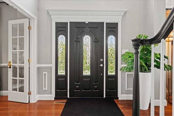 7 Dickinson Circle, Shrewsbury, MA 01545