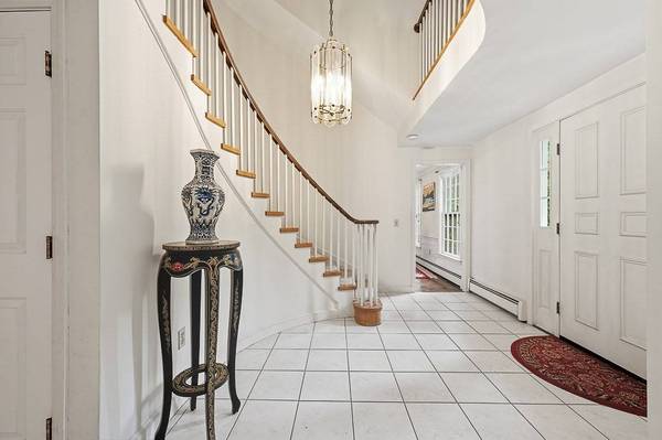 17 Olde Coach Road, Westborough, MA 01581