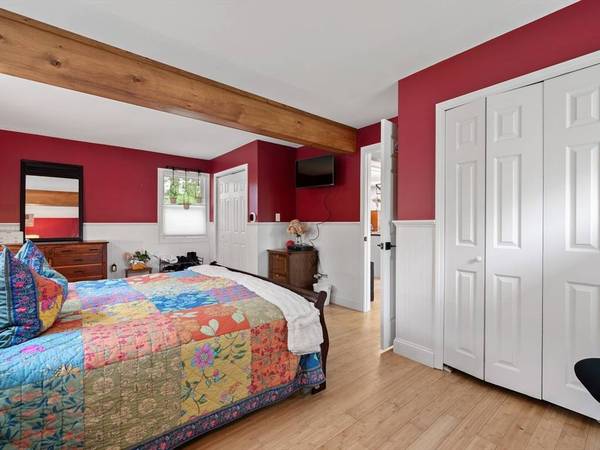 11 Grove Point Rd, Wales, MA 01081