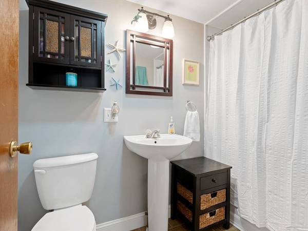 11 Grove Point Rd, Wales, MA 01081