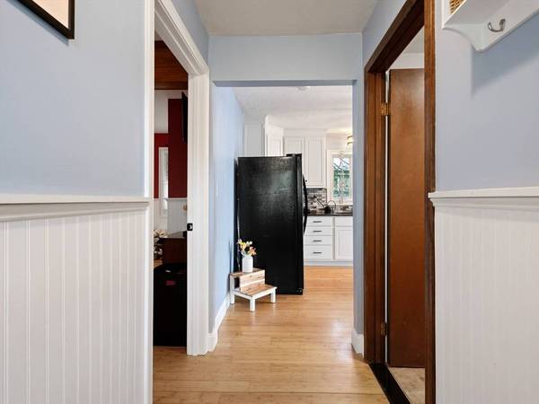 11 Grove Point Rd, Wales, MA 01081