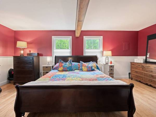 11 Grove Point Rd, Wales, MA 01081