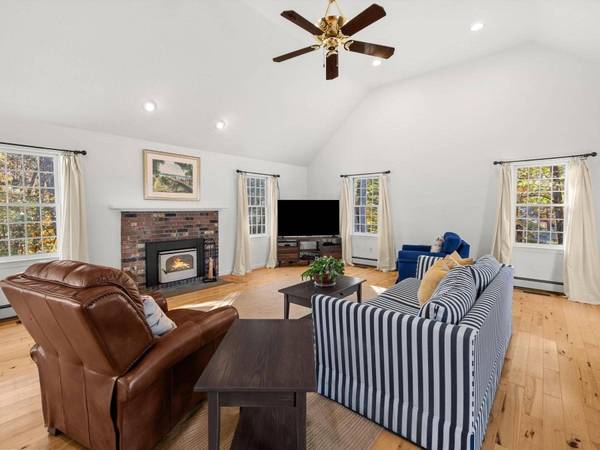 52 Blanchard Road, Grafton, MA 01519