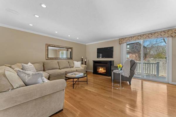 20 Hartshorn Place #20, Walpole, MA 02081