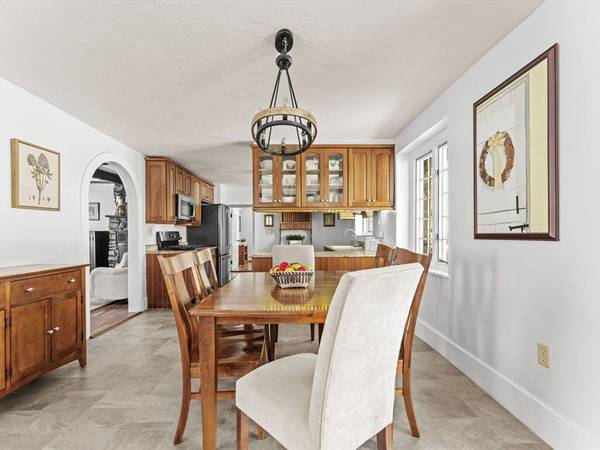 157 Parkerville Rd, Southborough, MA 01772