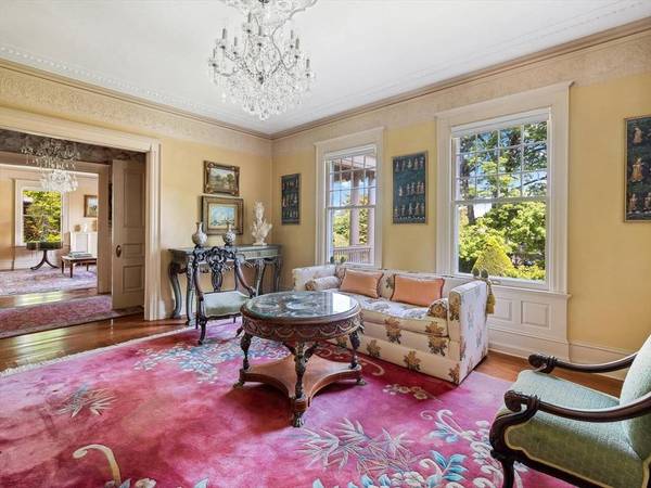 31 Lenox St, Worcester, MA 01602