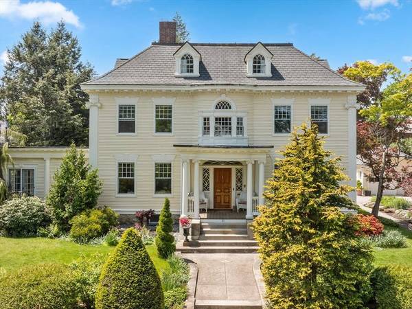 31 Lenox St, Worcester, MA 01602
