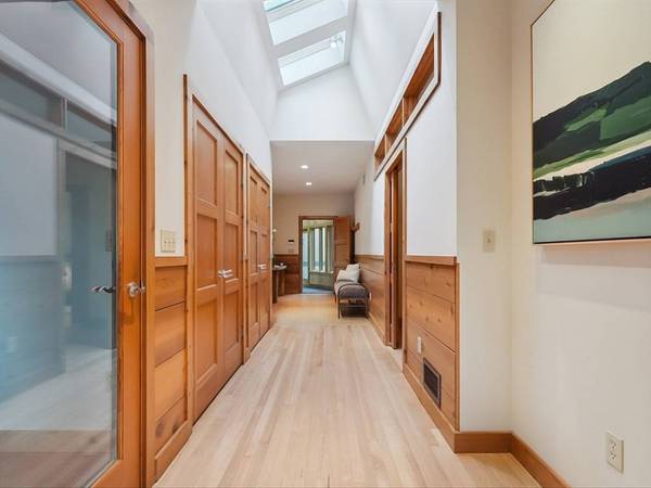 220 Hemlock Path, Sturbridge, MA 01518