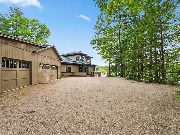 220 Hemlock Path, Sturbridge, MA 01518