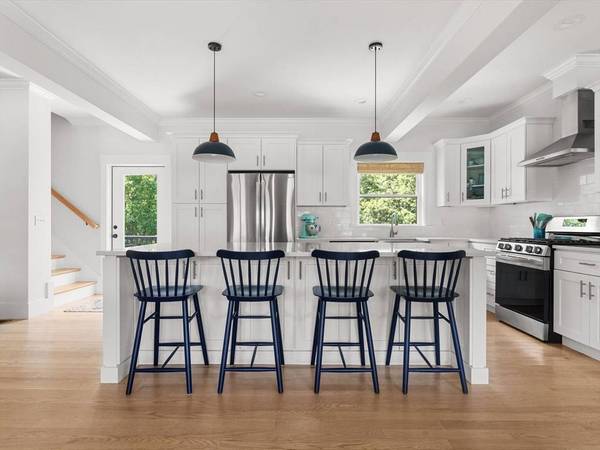 116 Sisson Rd, Harwich, MA 02646