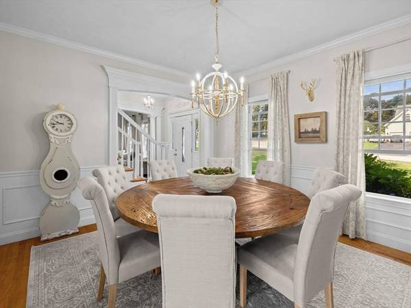 7 Holman Heights Cir, Shrewsbury, MA 01545