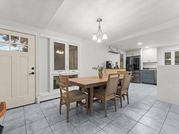 15 Rosslare Rd, Framingham, MA 01701