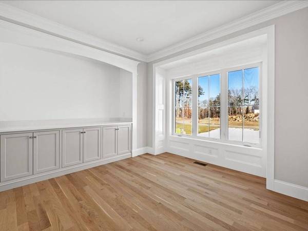 10 Lorenzo Drive, Southborough, MA 01772