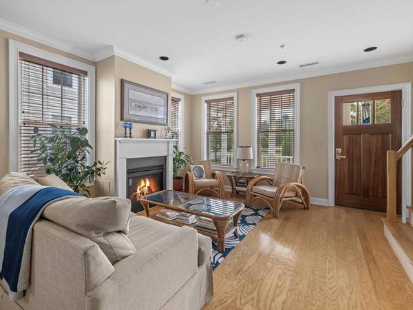 5 Honora Ln #5, Bourne, MA 02532