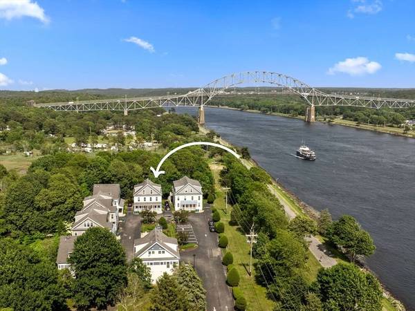 5 Honora Ln #5, Bourne, MA 02532