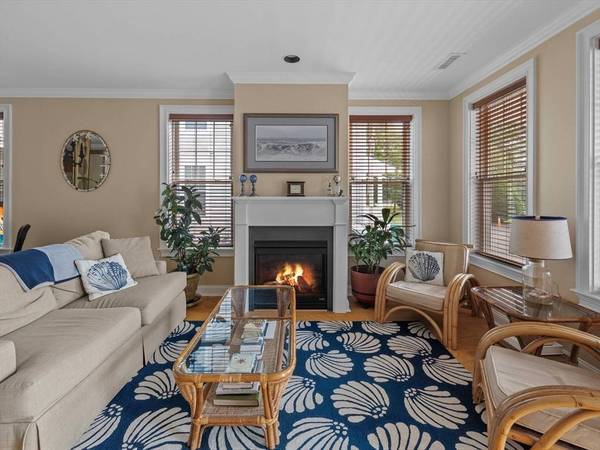 5 Honora Ln #5, Bourne, MA 02532