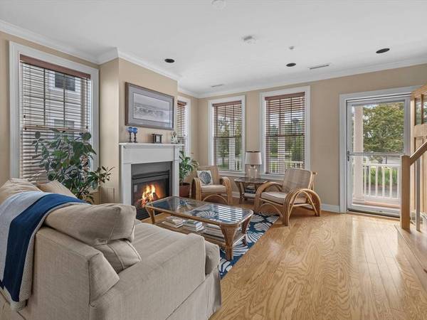 5 Honora Ln #5, Bourne, MA 02532