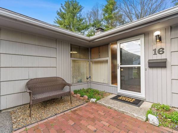 16 Sheffield Rd, Framingham, MA 01701