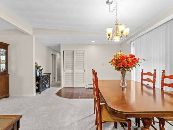 16 Sheffield Rd, Framingham, MA 01701